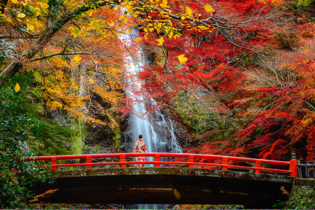 The red bridge in Minoh Waterfall Park